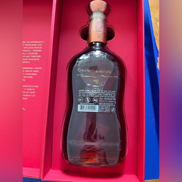 Appleton Rare Ruby Rum - Picture 2 of 15